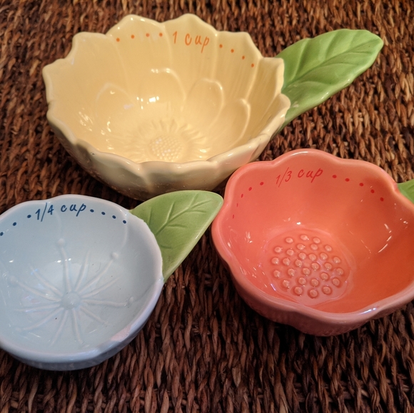 Redenvelope Floral Measuring Cups (set of 3) - Picture 2 of 8